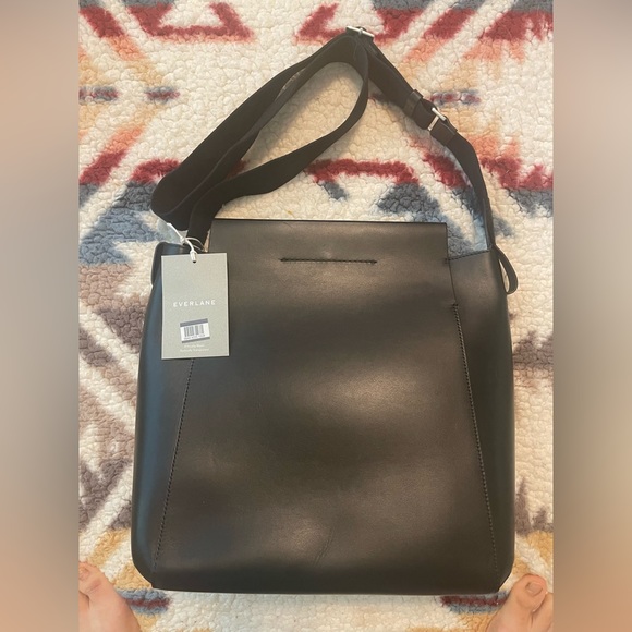 Everlane Form Bag Black Made in Italy NWT - Picture 4 of 8